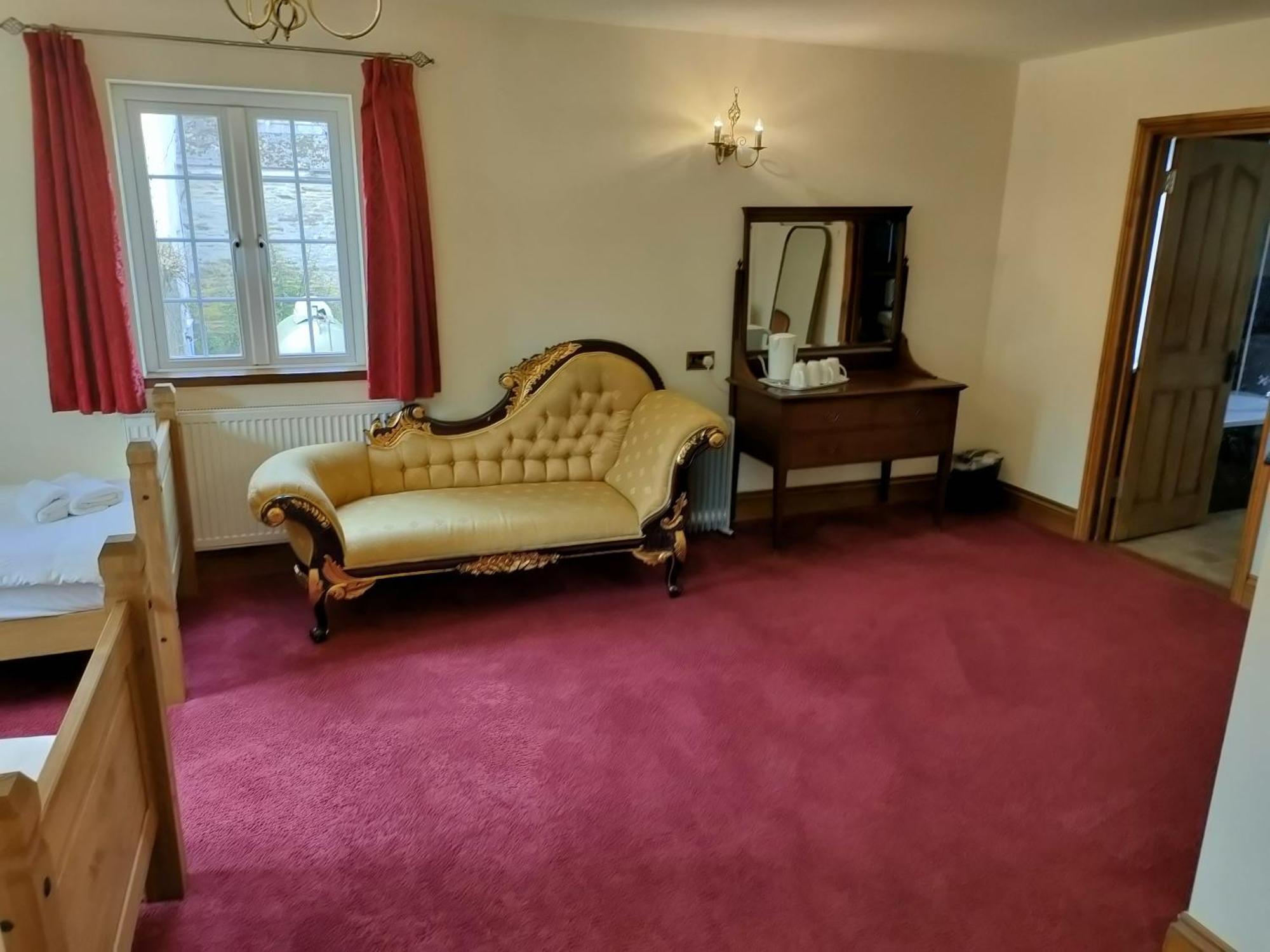 Great Trethew Manor Hotel & Self Catering Lodges 리스커드 외부 사진
