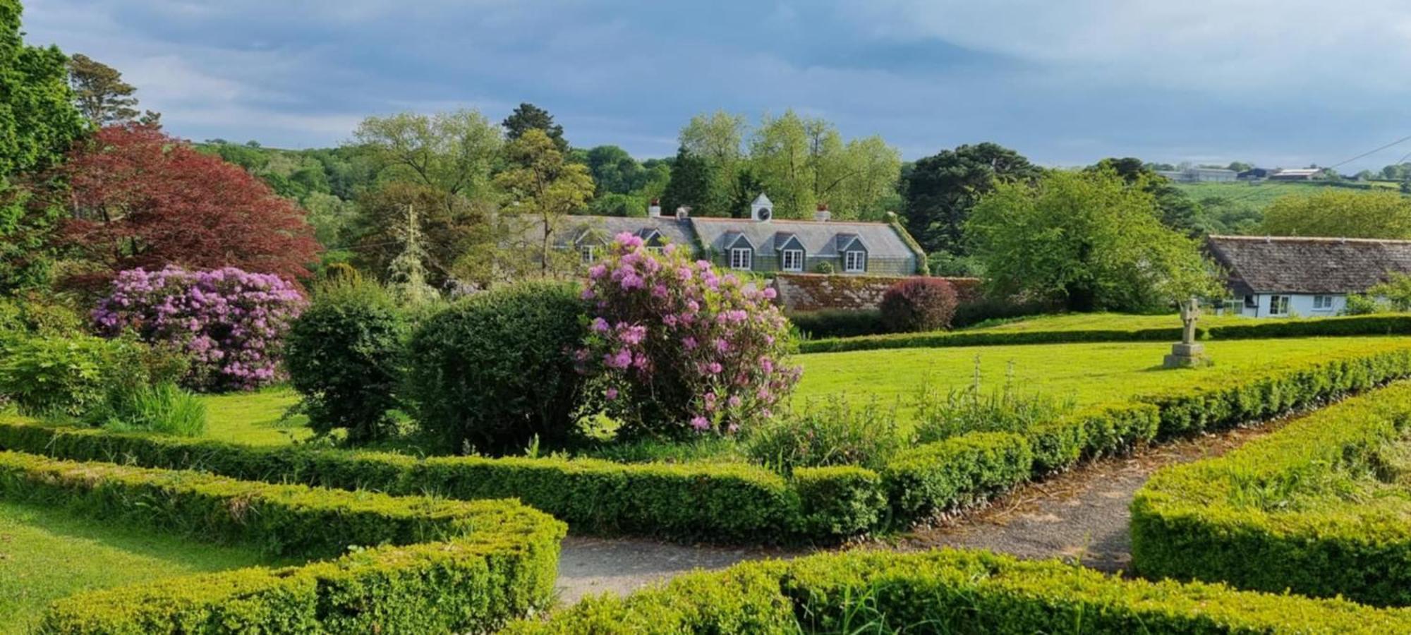 Great Trethew Manor Hotel & Self Catering Lodges 리스커드 외부 사진