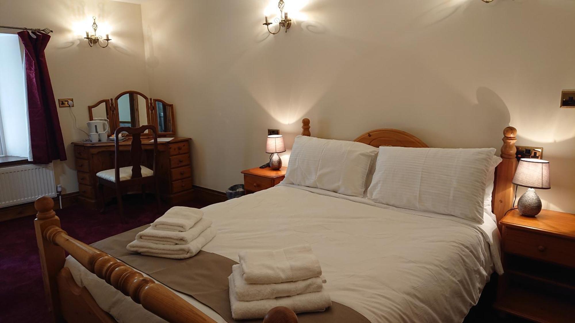 Great Trethew Manor Hotel & Self Catering Lodges 리스커드 외부 사진