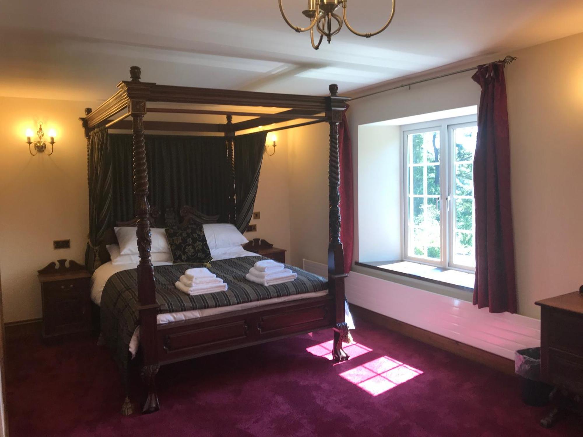 Great Trethew Manor Hotel & Self Catering Lodges 리스커드 객실 사진
