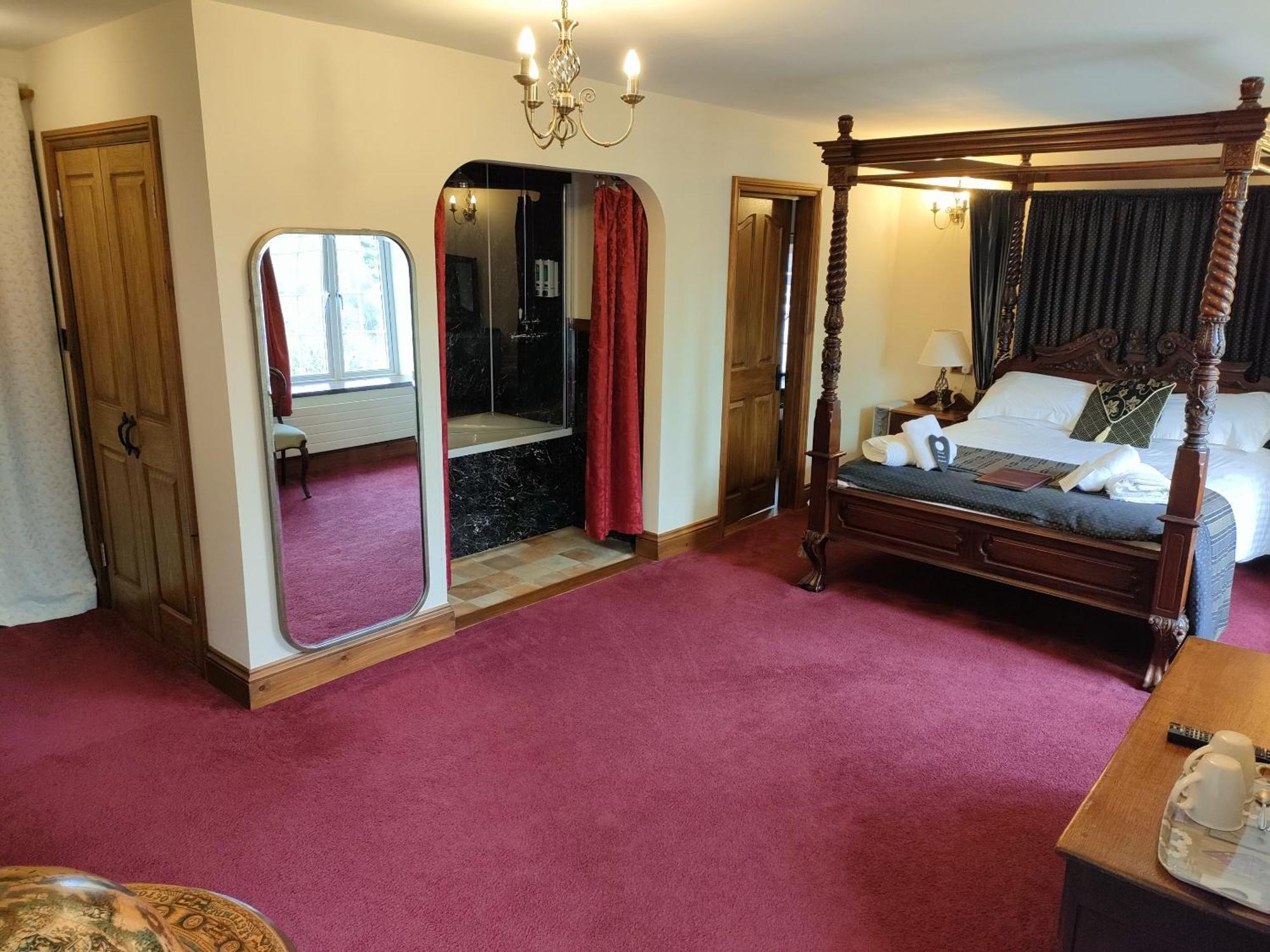 Great Trethew Manor Hotel & Self Catering Lodges 리스커드 객실 사진