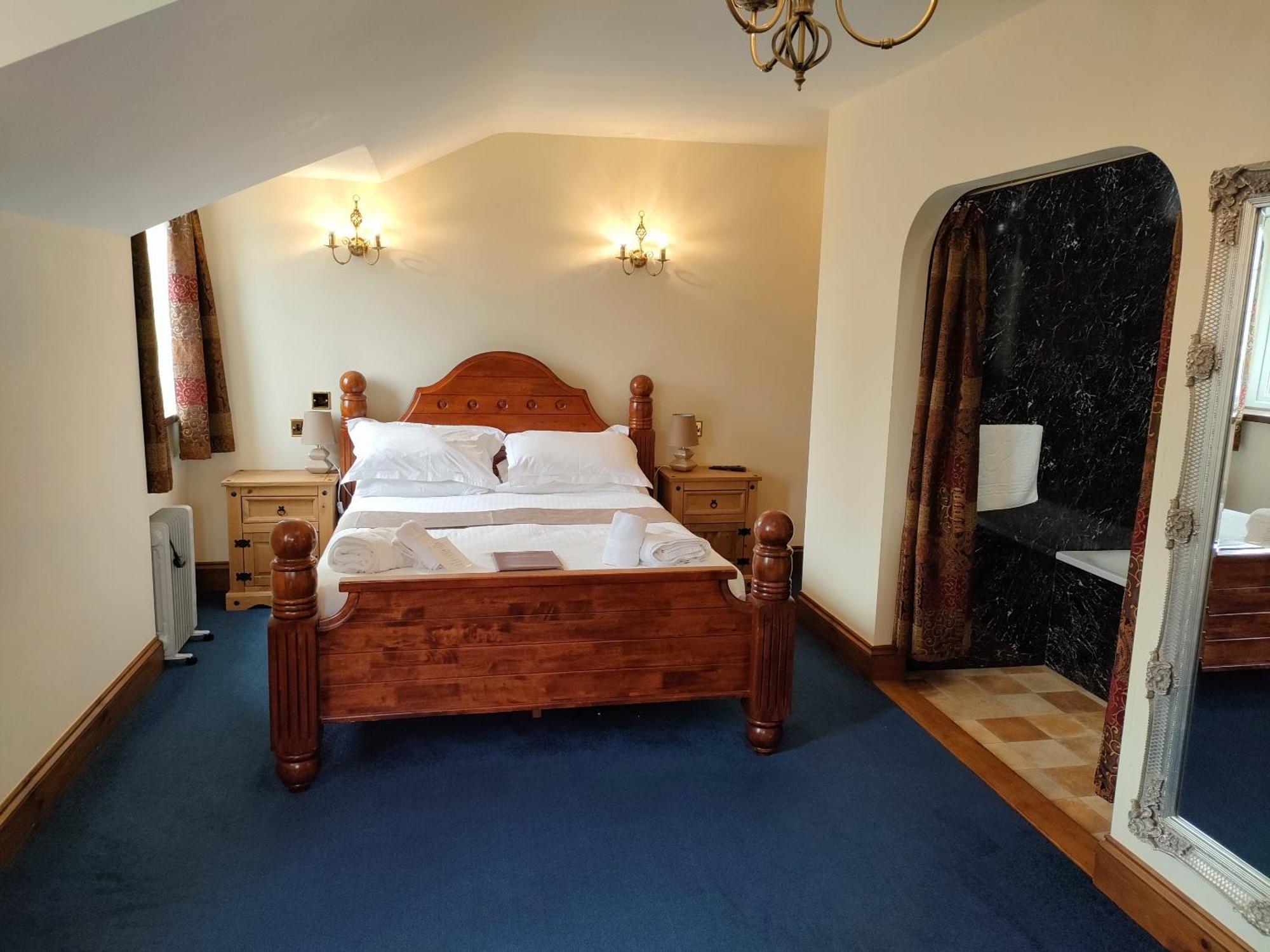 Great Trethew Manor Hotel & Self Catering Lodges 리스커드 객실 사진